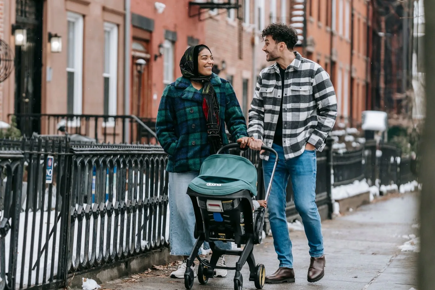 Stokke ou Chicco : comparer une poussette pour ses trajets