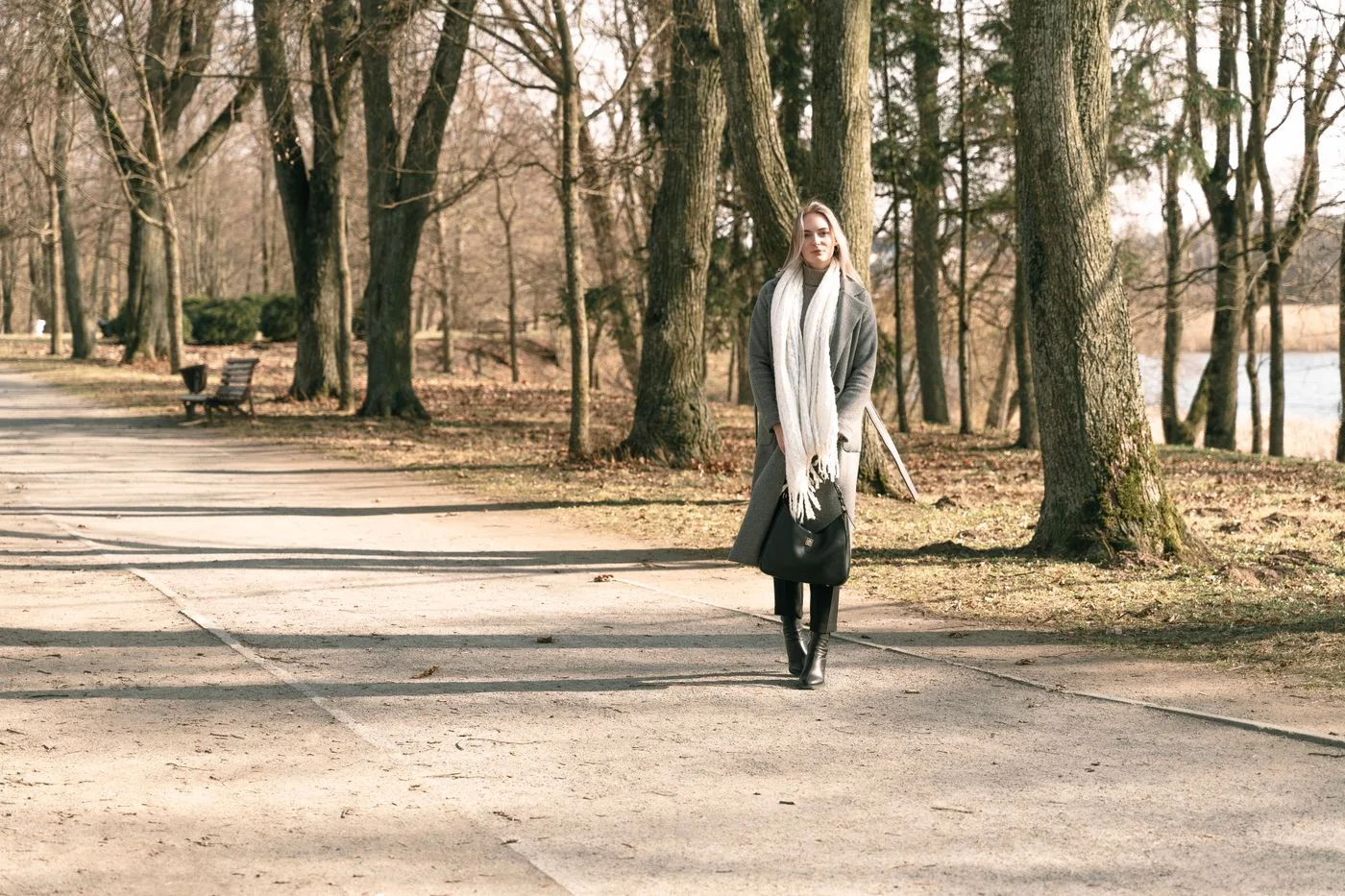 Une promenade dans un parc, photographiée pour illustrer le choix d’un lieu.
