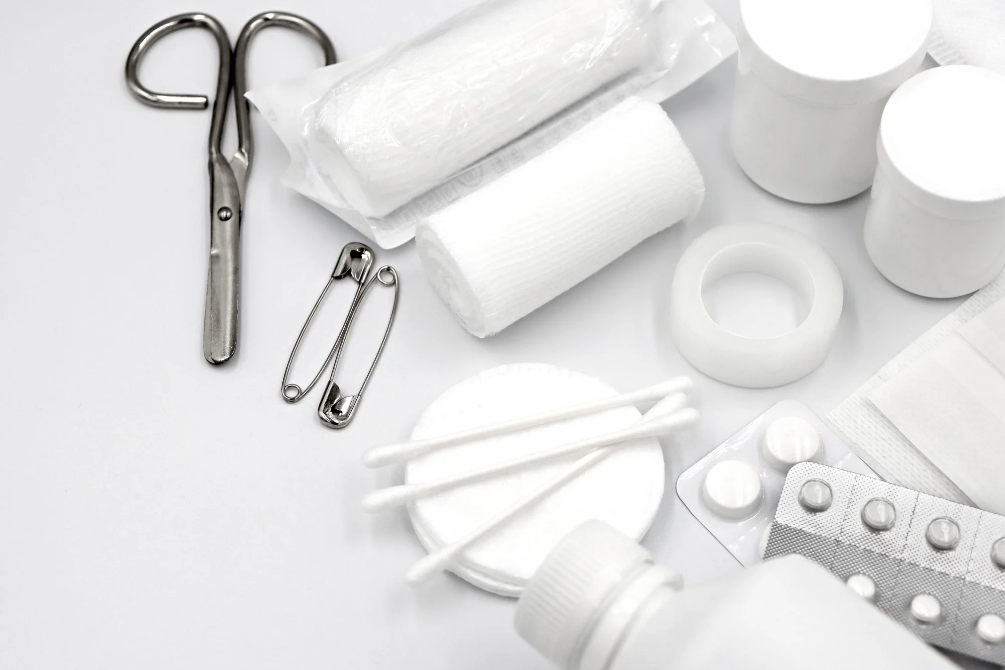 Trousse familiale : classer le matériel et retrouver les bonnes informations