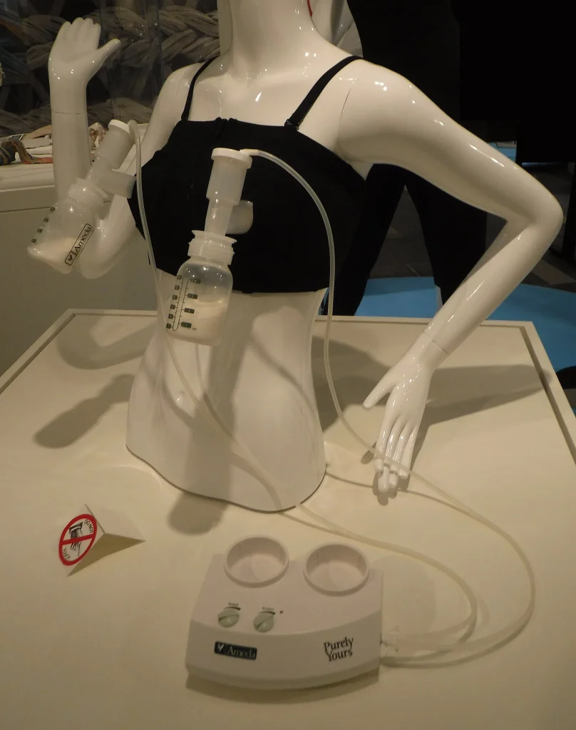 Tire-lait électrique : comparer l’équipement et les accessoires